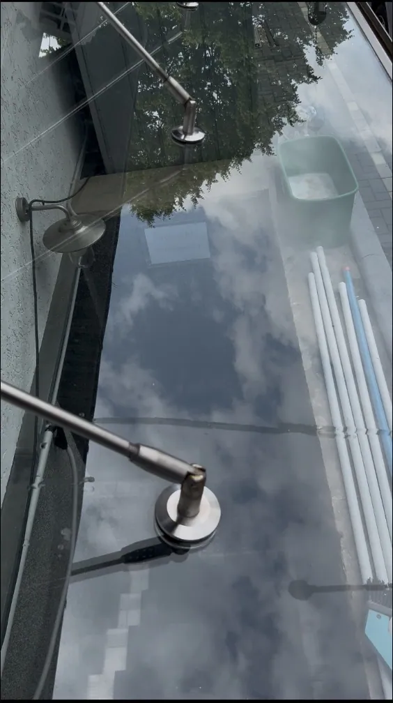 Echtes gereinigtes Glasdach